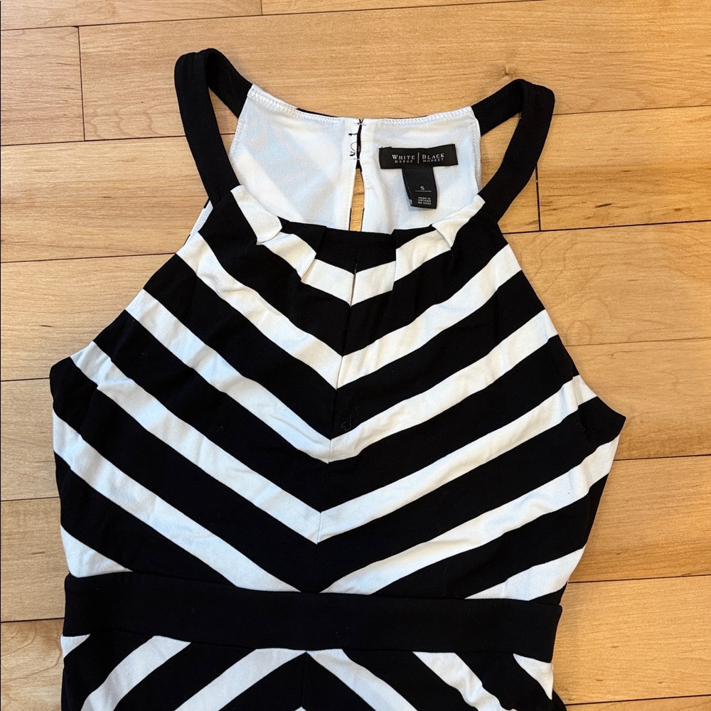 White House Black Market Zigzag Maxi Dress - size small